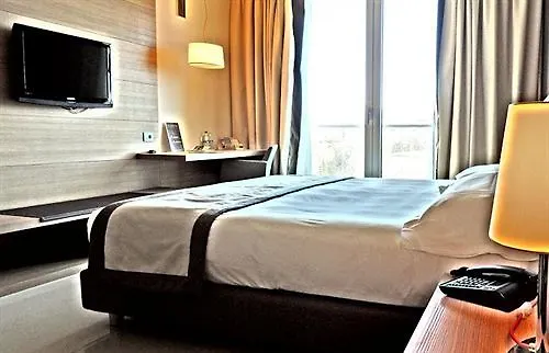 Hsm Hotel San Martino Гарбаньяте-Монастеро