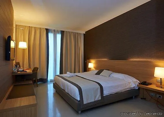 Hsm Hotel San Martino Garbagnate Monastero 3*,